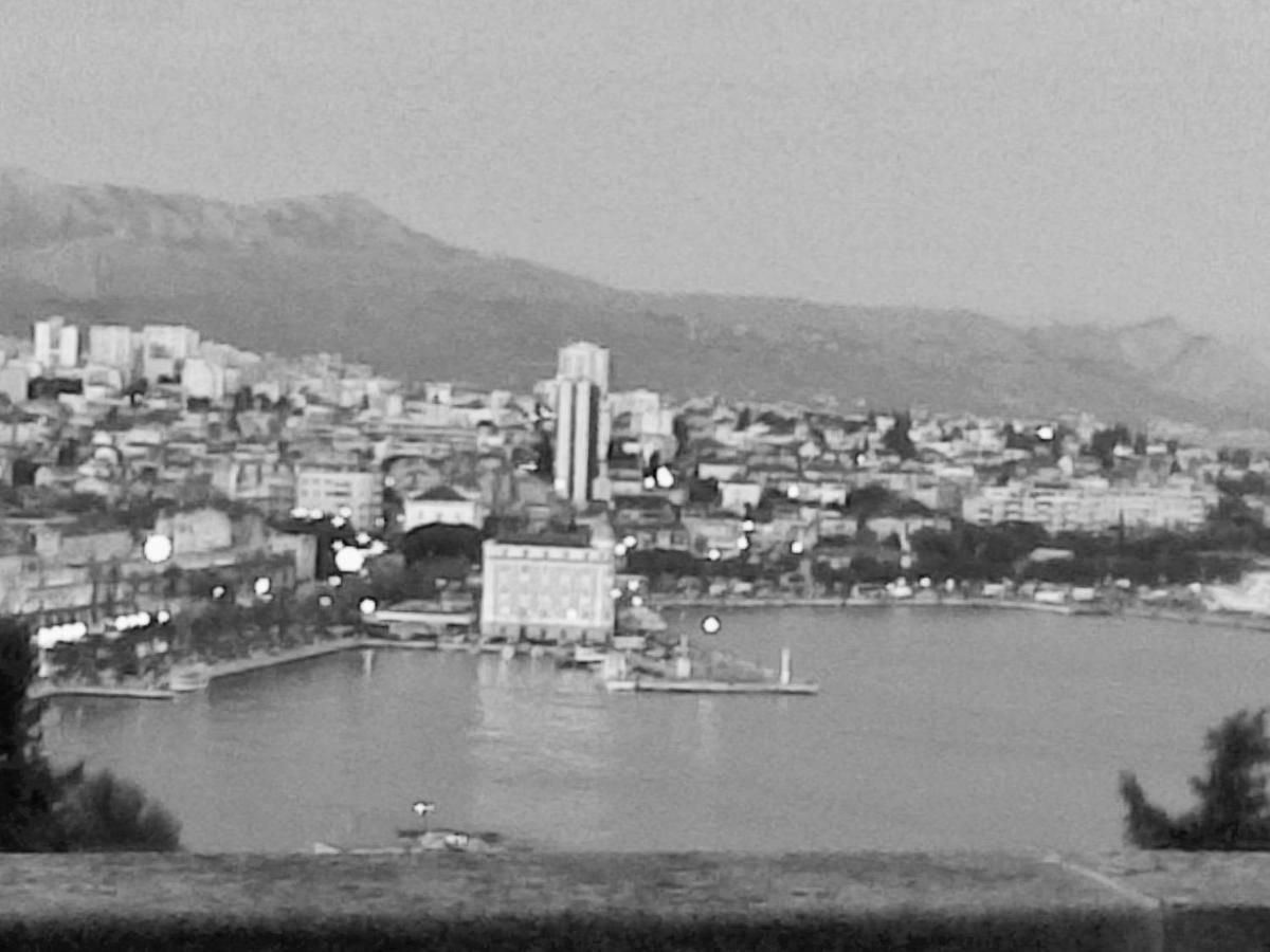 Split Right Place****Cozy And Completely New Esterno foto